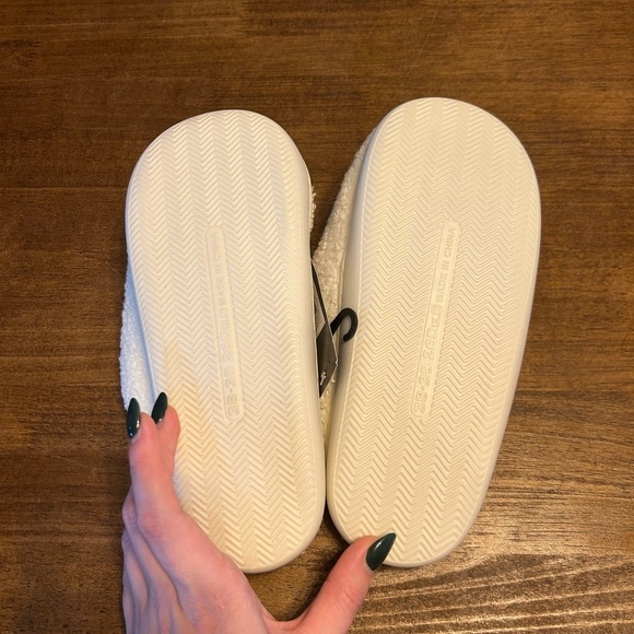 Cowgirl Western Boot and Hat Rodeo Sherpa Pink and White Slippers 8/8.5 NWT - Picture 5 of 6